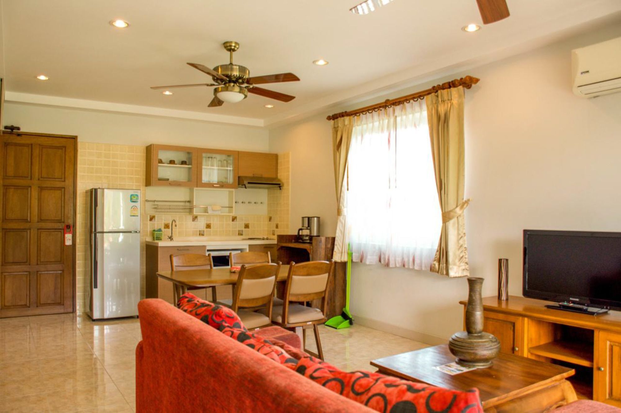 Baan Rosa Bangtao Beach Praia de Bang Tao Exterior foto